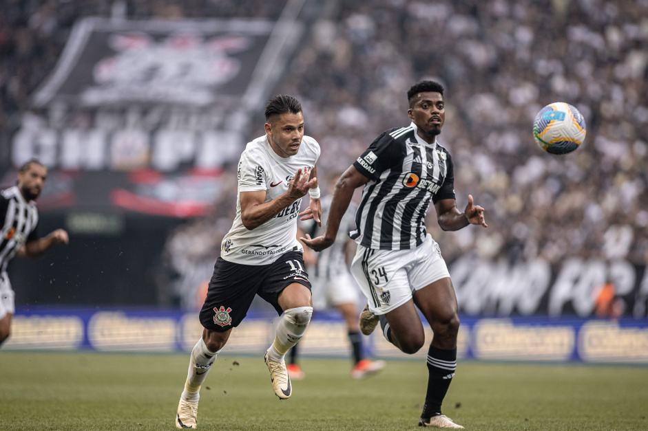 Corinthians e Atltico-MG no saram do 0 a 0 na estreia do Campeonato Brasileiro